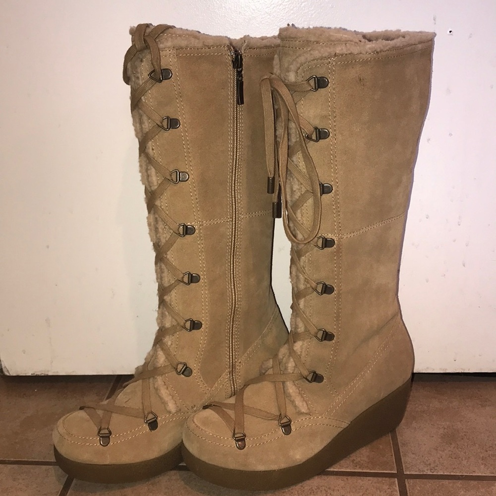 R2 Suede Lace Up Wedge Faux Fur Trim Winter Boots